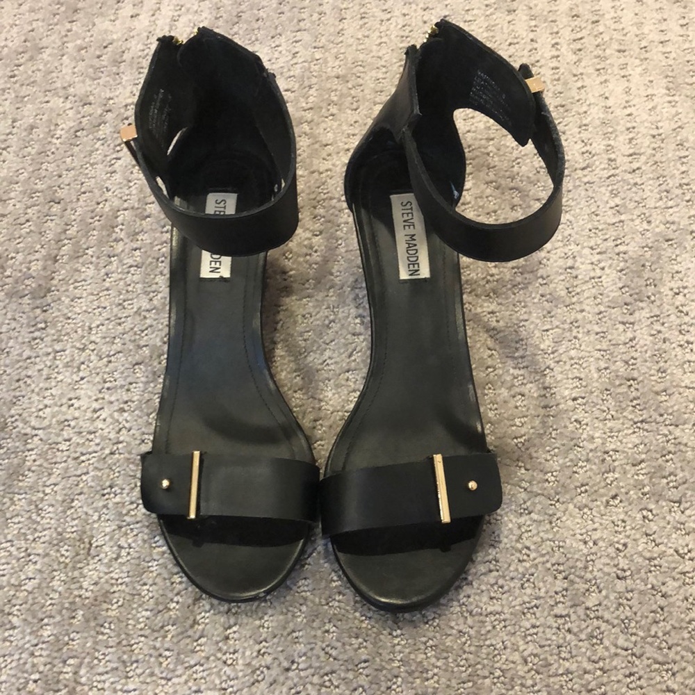 Size 8 Women’s BLACK STEVE MADEEN HEELS